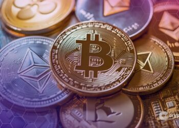 ETF Investors Pull Back From Bitcoin and Ether as Altcoin Funds Buck Trend