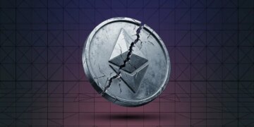Ethereum ETFs Bled $708m in 14 Straight Days as XRP and Solana Gained