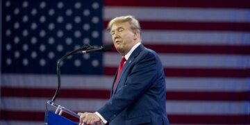 Trump Crypto Empire Faces Scrutiny Over 49% Saudi Linked Stake in New Bank