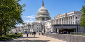 US Midterms Polymarket Odds: What a 66.5% Democratic Sweep Price Means for Crypto Policy